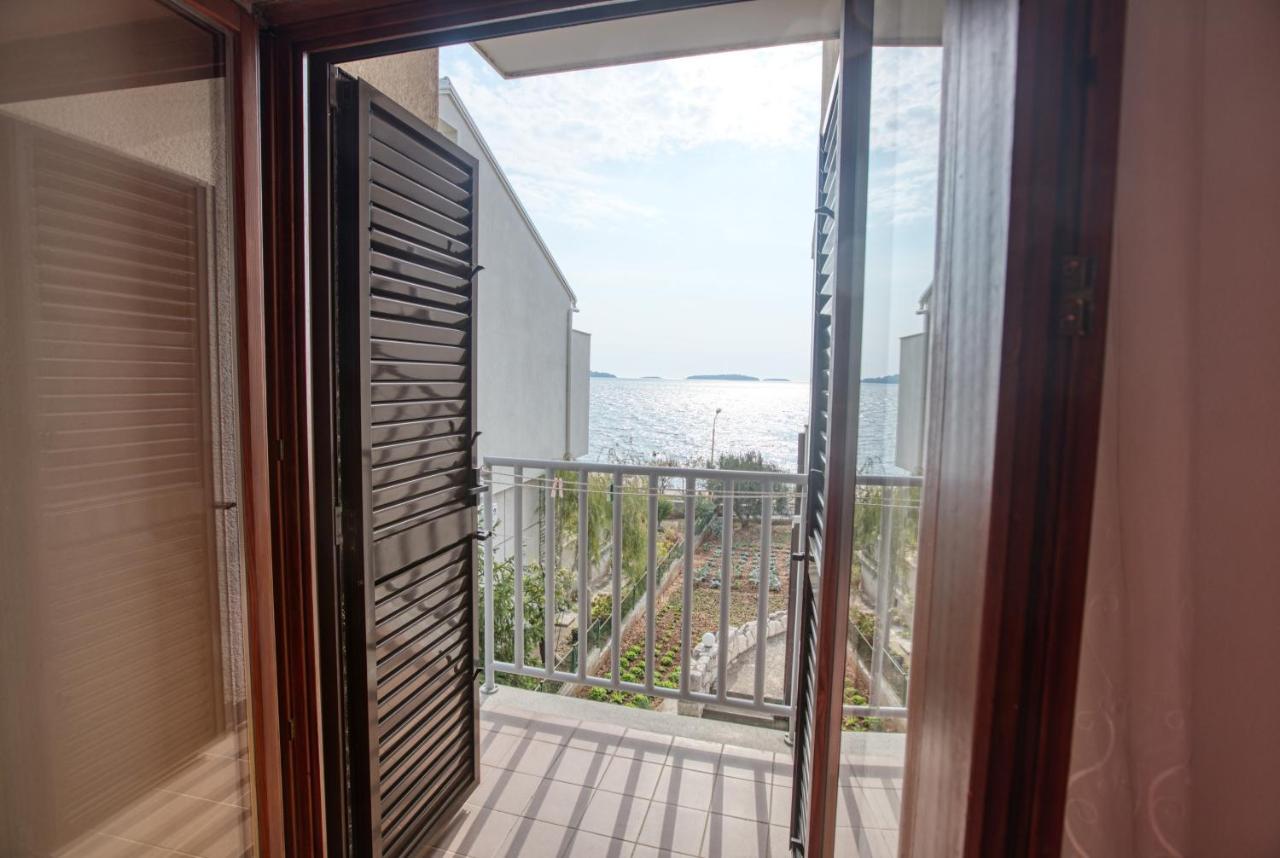 Apartments By The Sea Brodarica, Sibenik - 13615 Екстер'єр фото
