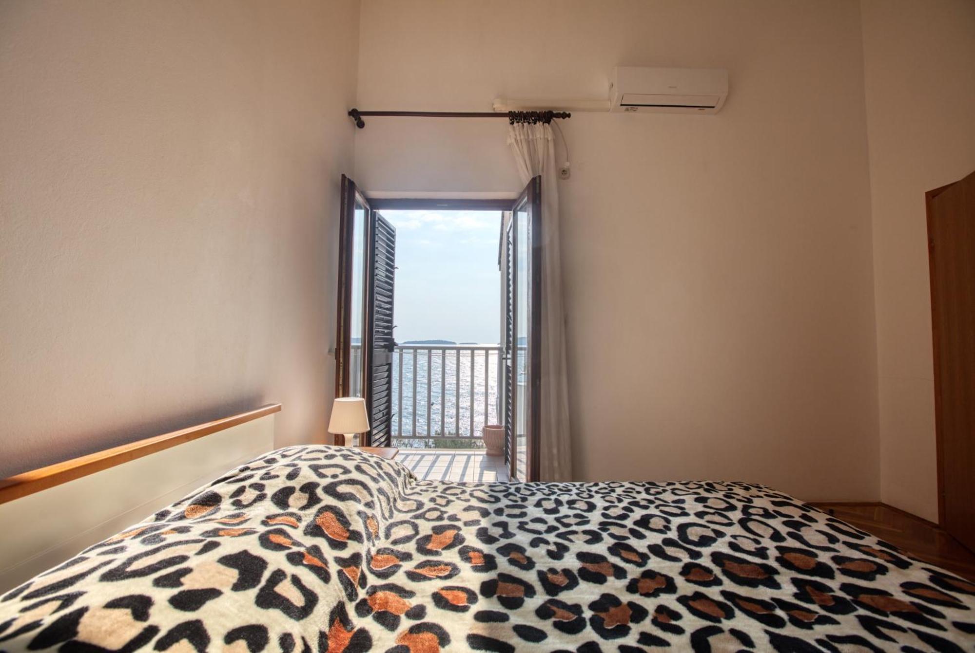 Apartments By The Sea Brodarica, Sibenik - 13615 Номер фото